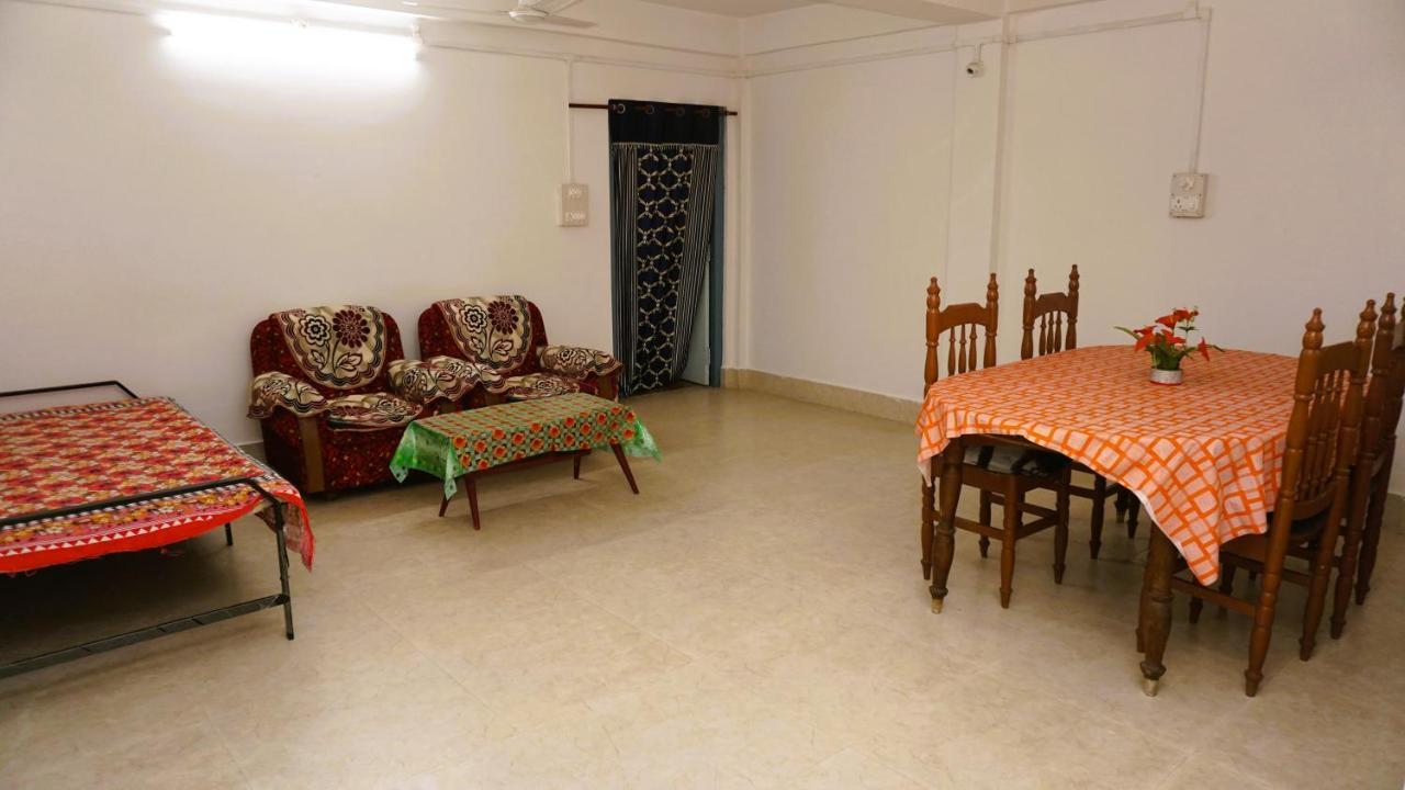 Taj Residency Holiday Homestay -Entire 1Bhk & 2Bhk Private Apartments -Call 767Ooo54Oo Jorhāt Buitenkant foto