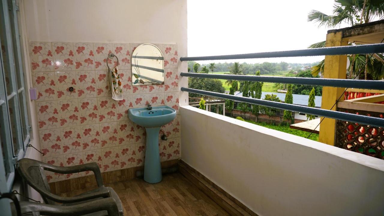 Taj Residency Holiday Homestay -Entire 1Bhk & 2Bhk Private Apartments -Call 767Ooo54Oo Jorhāt Buitenkant foto