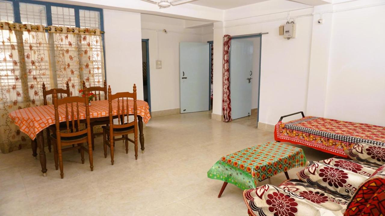 Taj Residency Holiday Homestay -Entire 1Bhk & 2Bhk Private Apartments -Call 767Ooo54Oo Jorhāt Buitenkant foto