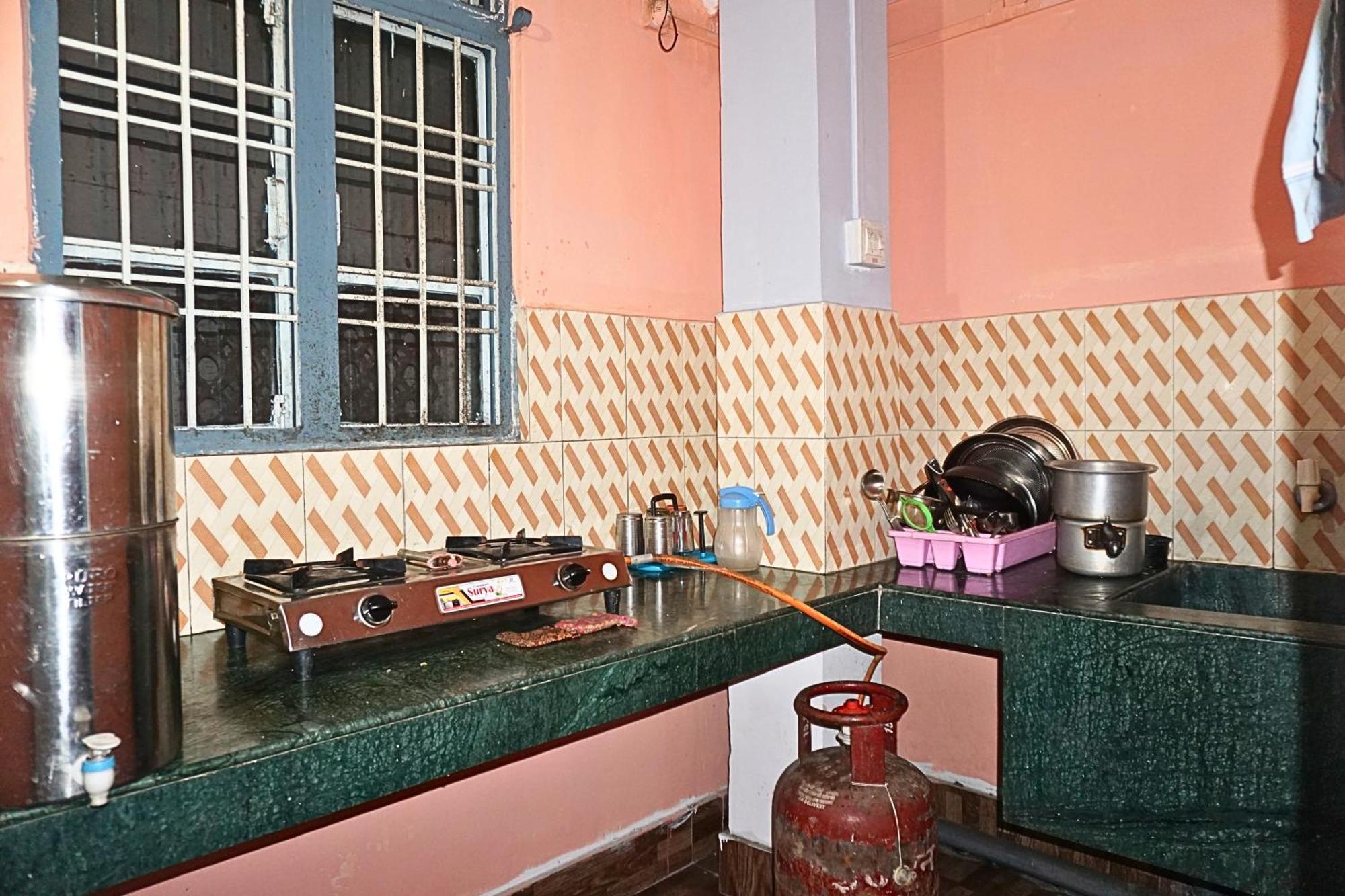 Taj Residency Holiday Homestay -Entire 1Bhk & 2Bhk Private Apartments -Call 767Ooo54Oo Jorhāt Buitenkant foto