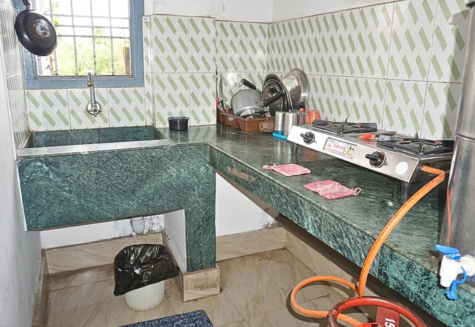 Taj Residency Holiday Homestay -Entire 1Bhk & 2Bhk Private Apartments -Call 767Ooo54Oo Jorhāt Buitenkant foto